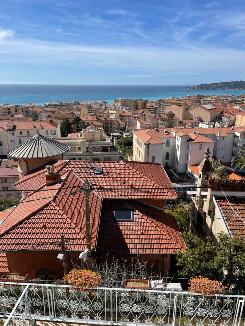 Apartment with sea view & spacious terrace Apartment in Menton