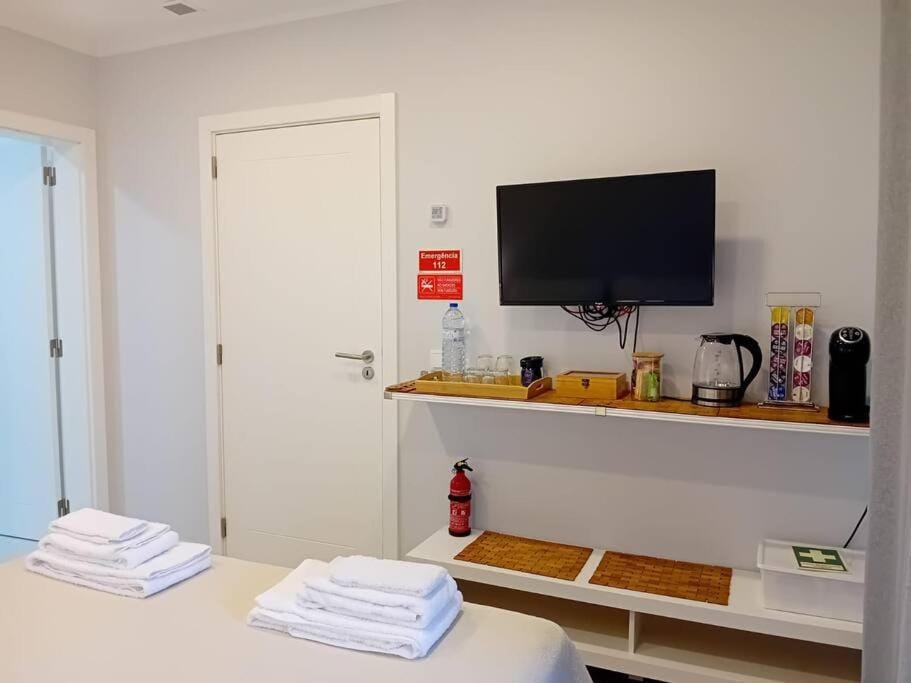 TV and multimedia, Coffee/tea facilities, Photo of the whole room, Bedroom