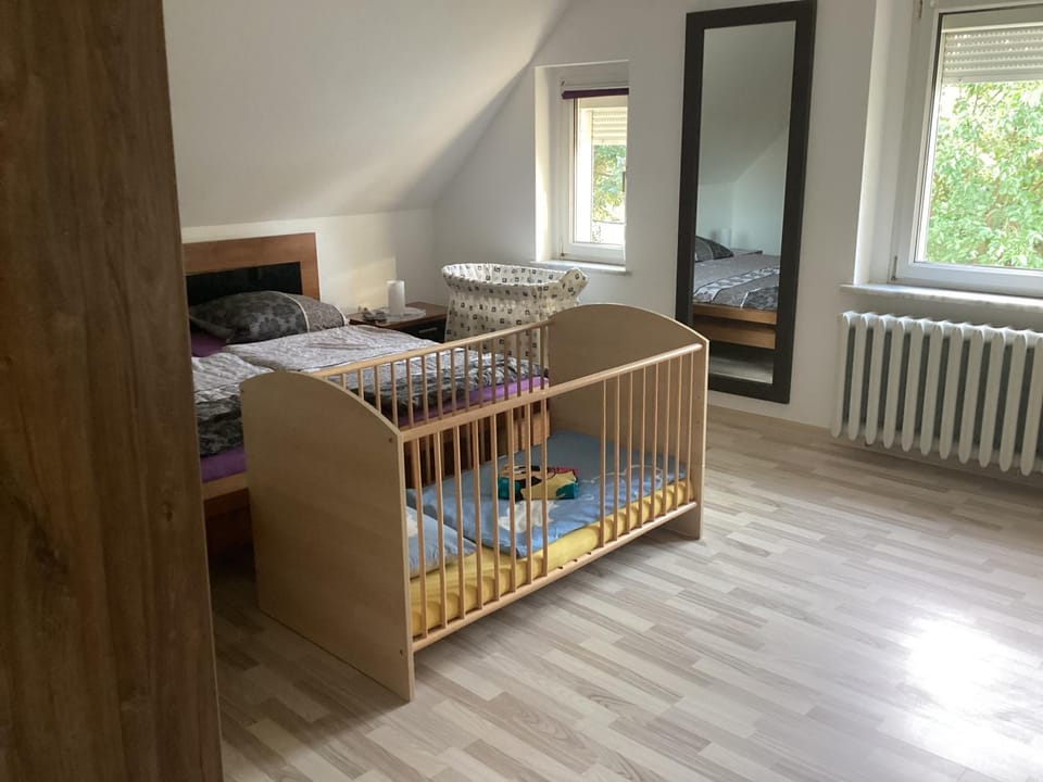 Bedroom, cot