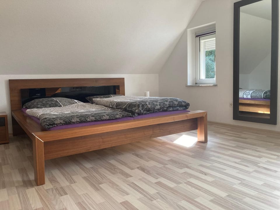 Bed, Photo of the whole room, Bedroom