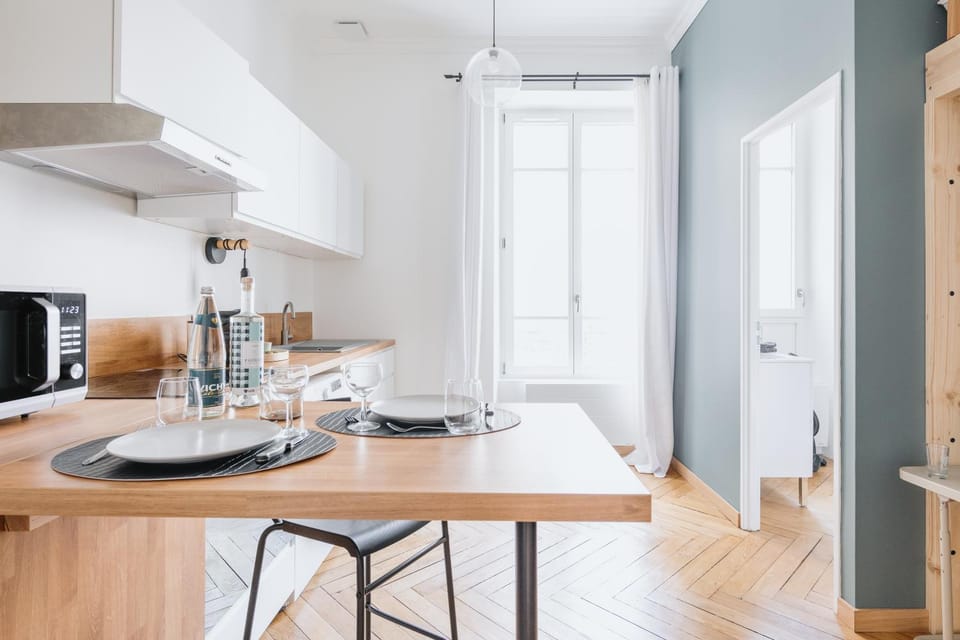 Kitchen or kitchenette, Dining area, minibar, pet friendly, stove