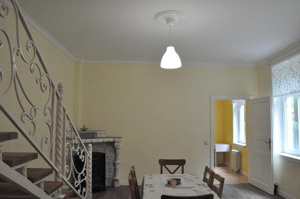 House near to Schönbrunn - Free Parking - 24-7 Check in - 8 Person House in Vienna