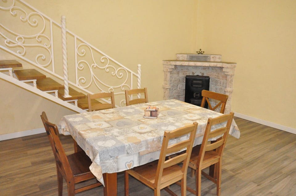 Living room, Seating area, flat iron