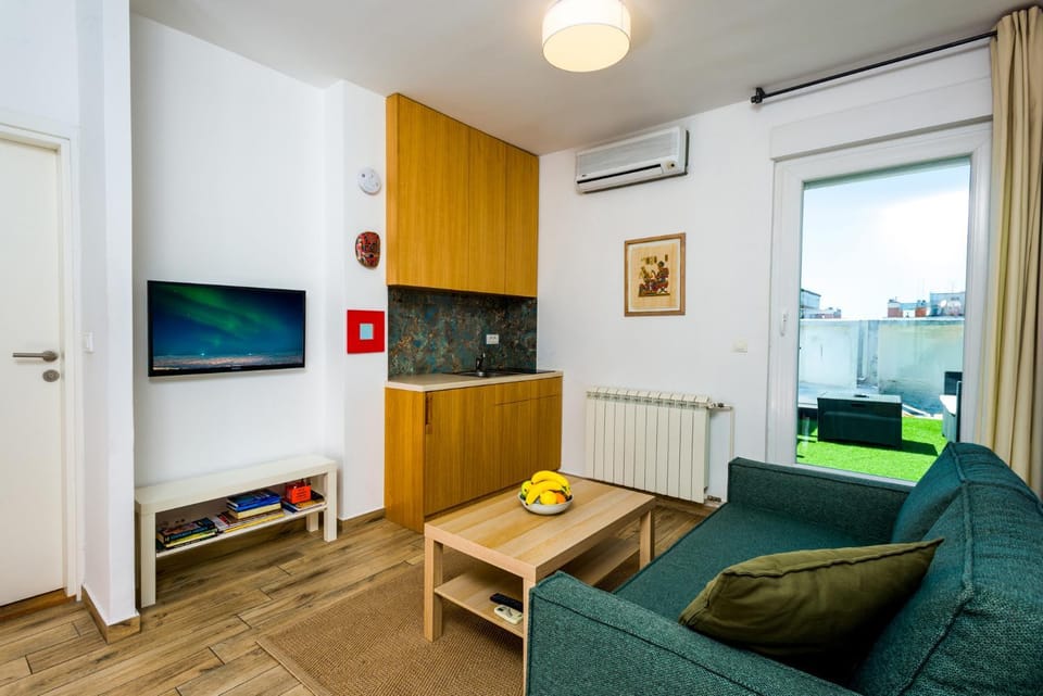 Kitchen or kitchenette, Living room