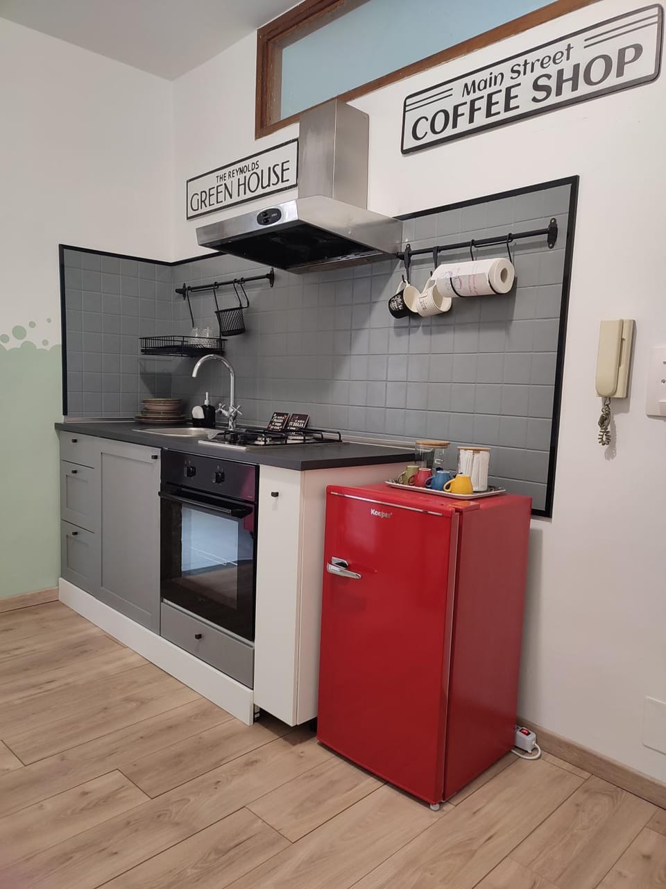 Kitchen or kitchenette