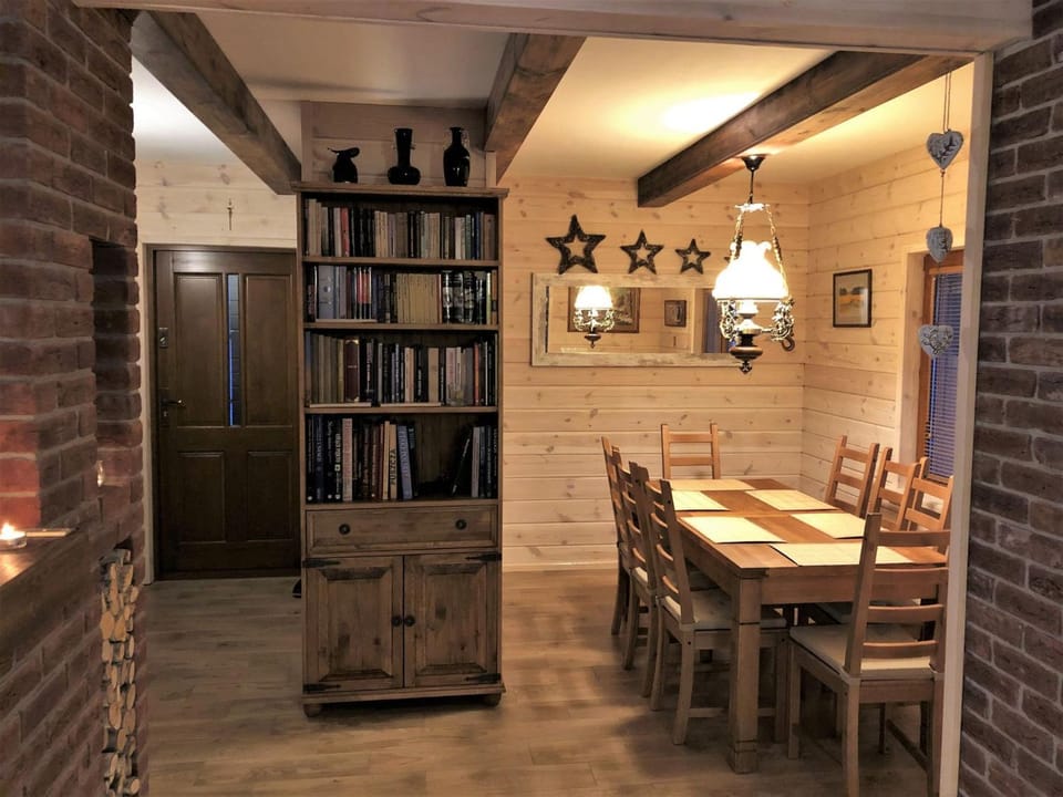 Library, Living room, Seating area