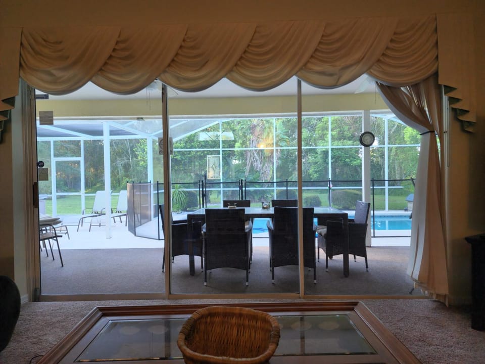 Luxury villa close to city yet very serene/private Villa in Poinciana
