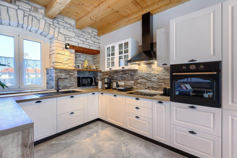 Day, Kitchen or kitchenette, Time of day, dishwasher, minibar, stove