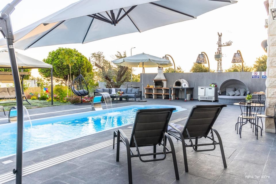 Hot Tub, Swimming pool, sunbed