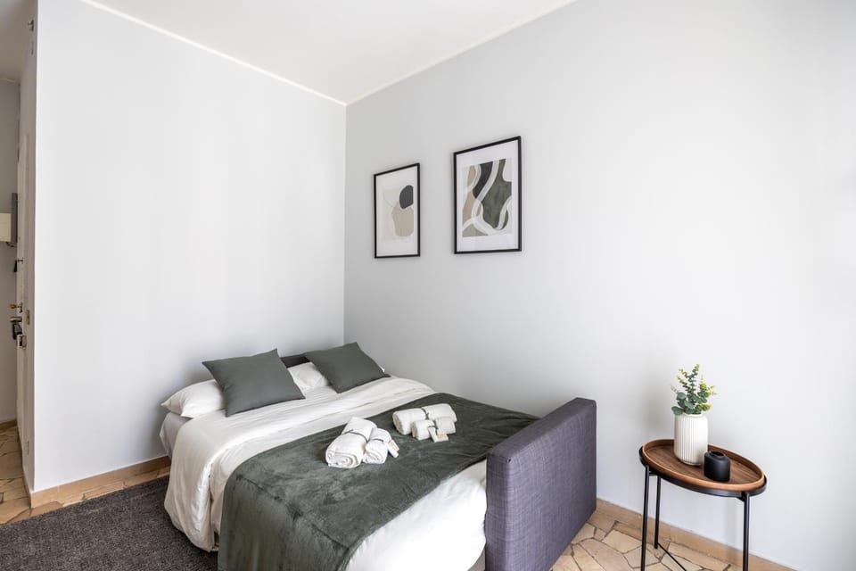 Bed, Photo of the whole room