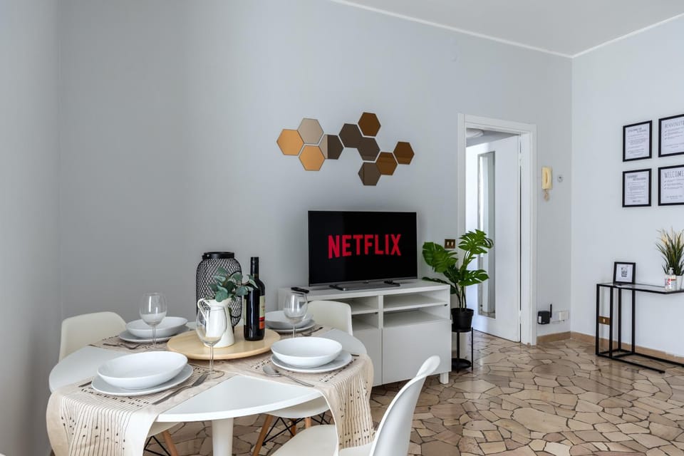 TV and multimedia, Dining area