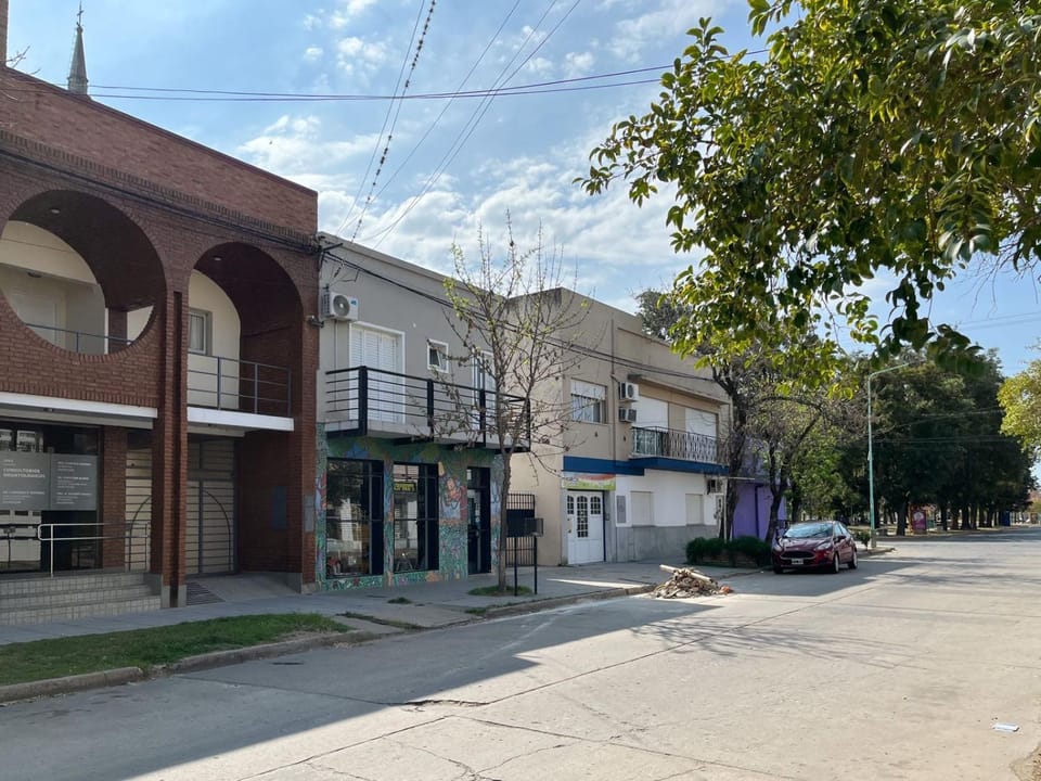 Property building, Neighbourhood, Street view, Location, Parking