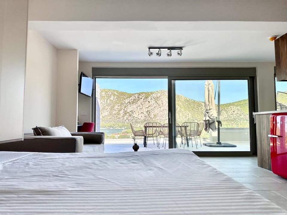 Balcony/Terrace, Mountain view, Sea view