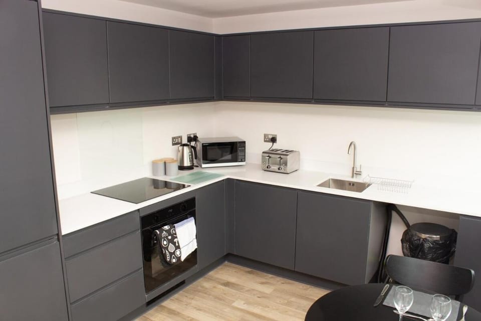 Dashing 1BR Penthouse near MCR Stadiums Apartment in Stretford
