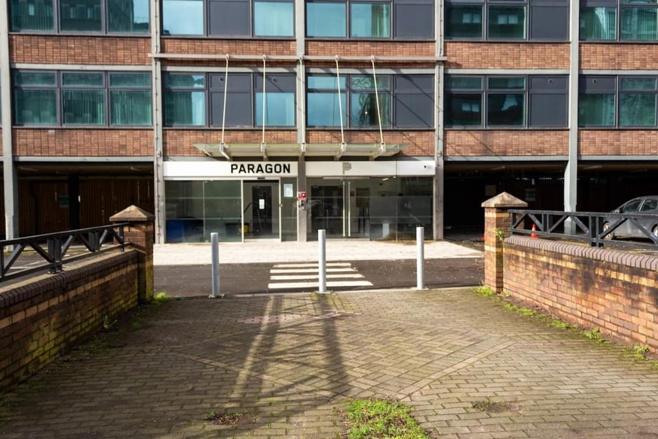 Dashing 1BR Penthouse near MCR Stadiums Apartment in Stretford