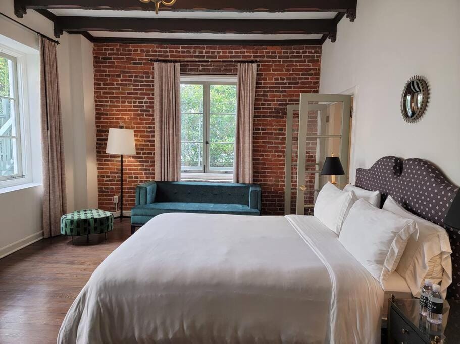 Cozy Studio With Franklin Village View - 30 Day Minimum Stay Apartment in Hollywood