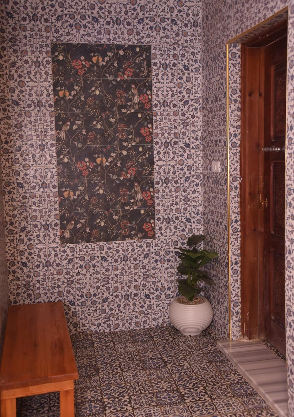 Facade/entrance, Decorative detail