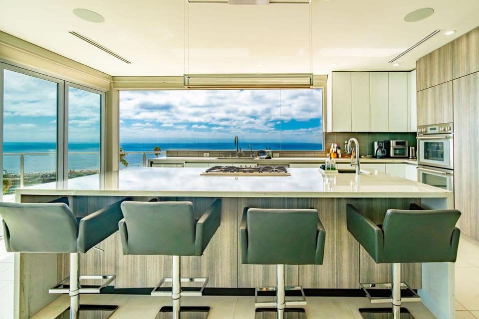 La Jolla Paradise with Ocean Views Pool and Spa House in La Jolla