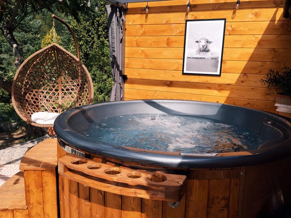 Apartament Sielskie Zacisze z jacuzii na wyłączność Apartment in Lesser Poland Voivodeship