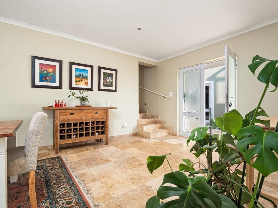 Sunny Thesen Islands Cottage Apartment in Knysna