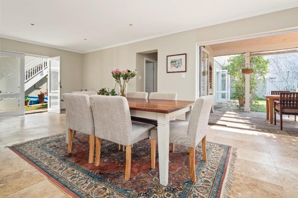 Sunny Thesen Islands Cottage Apartment in Knysna