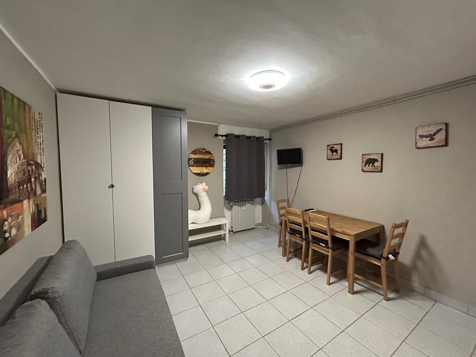 TV and multimedia, Living room, Dining area