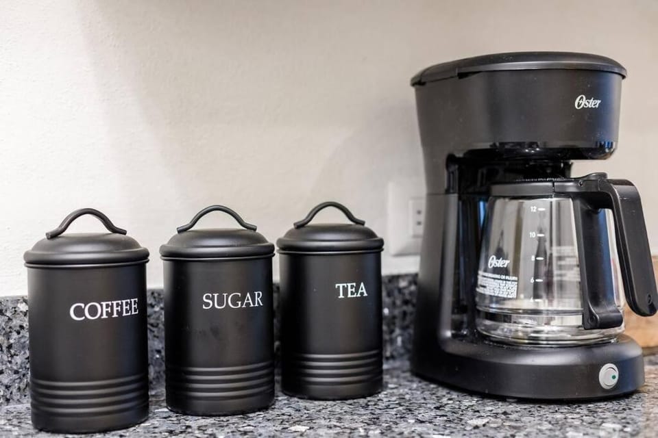 Coffee/tea facilities, Kitchen or kitchenette