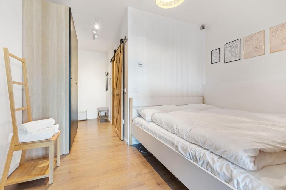 Bed, Photo of the whole room, Bedroom, towels, wardrobe