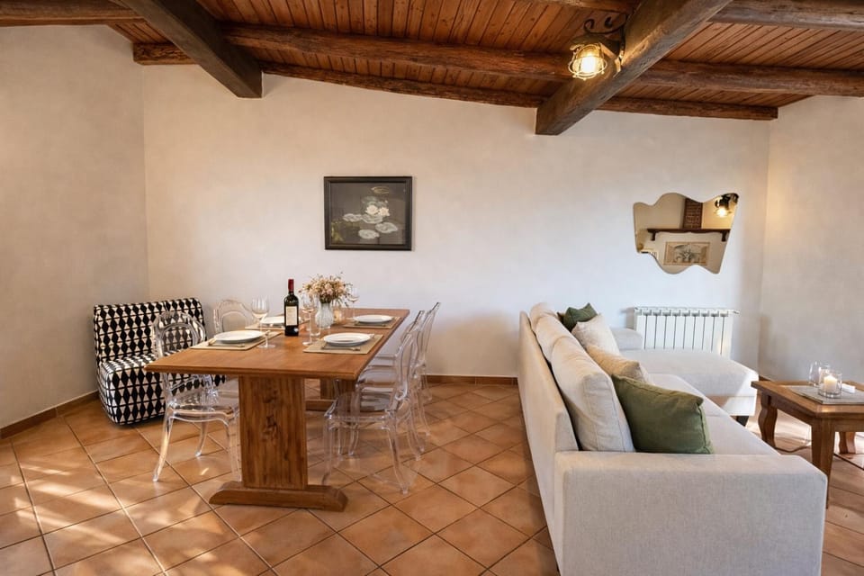 Living room, Dining area