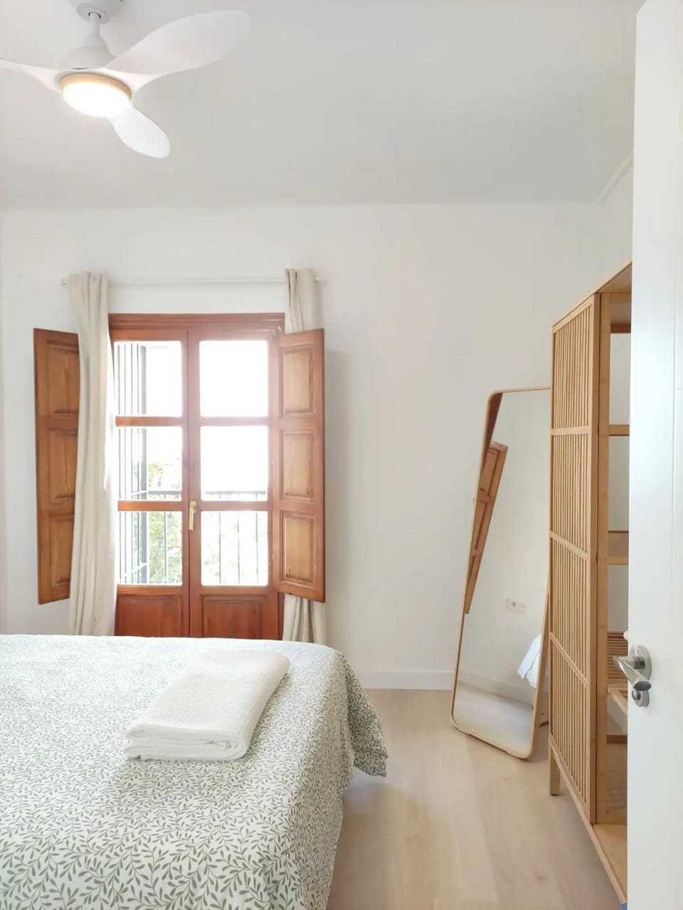 Bedroom, wardrobe