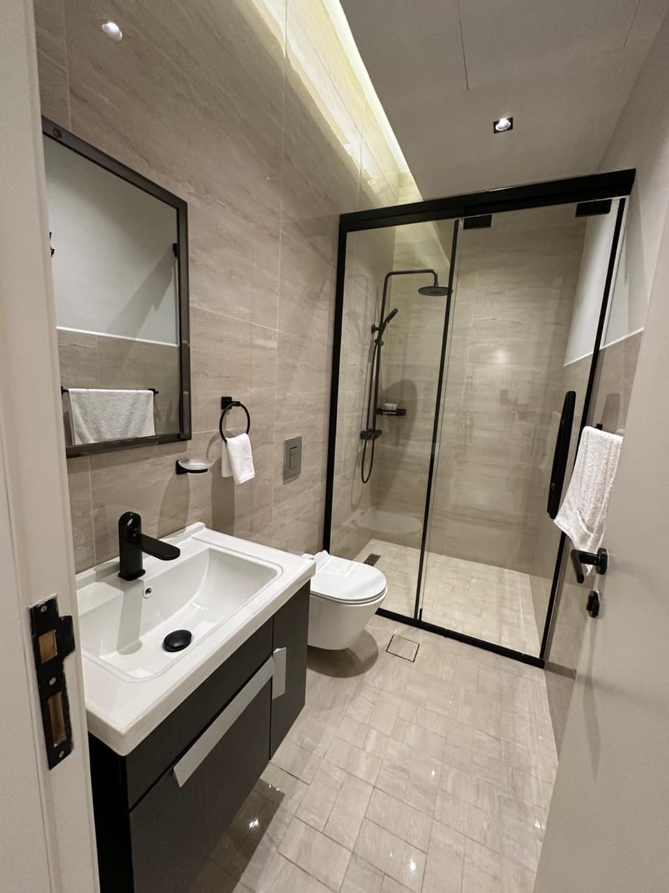 Three Bedroom furnished apartment in north Riyadh - شقه 3 غرف مميزه ومتكامله في شمال الرياض مع مرافق فريده Apartment in Riyadh