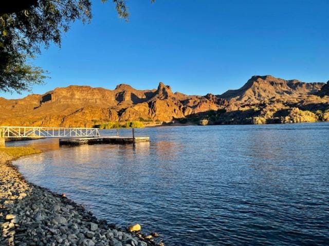 All-American Escape, Riverfront! House in Southern California