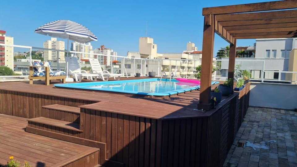 Property building, BBQ facilities, Balcony/Terrace, Pool view, Swimming pool, Public Bath, sunbed
