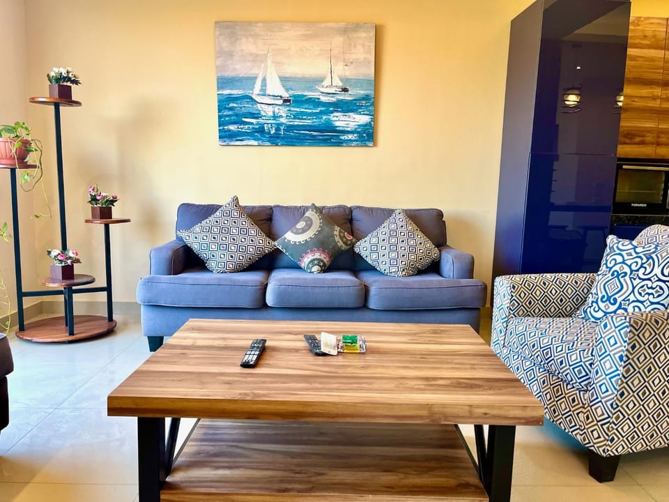 3-Brs Beachside Modern chalet Seaview & 3min walking l BBQ Chalet in Egypt