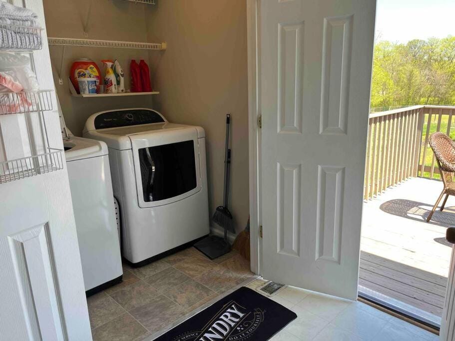 View (from property/room), Balcony/Terrace, dishwasher, washing machine, dryer