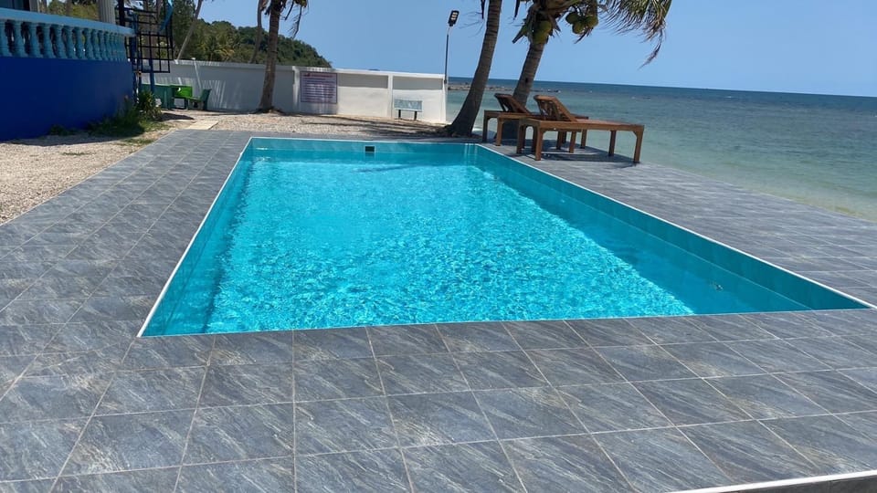 Day, Natural landscape, Pool view, Sea view, Swimming pool, sunbed