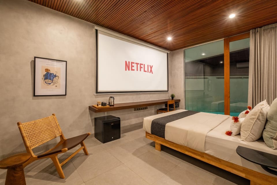 Bed, TV and multimedia, Photo of the whole room, Evening entertainment, Bedroom