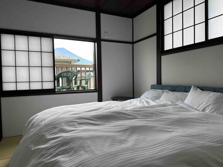 Yoshimura igariya Villa in Shizuoka Prefecture
