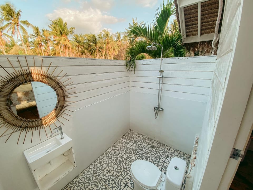 Shower, Toilet, Day, Bathroom