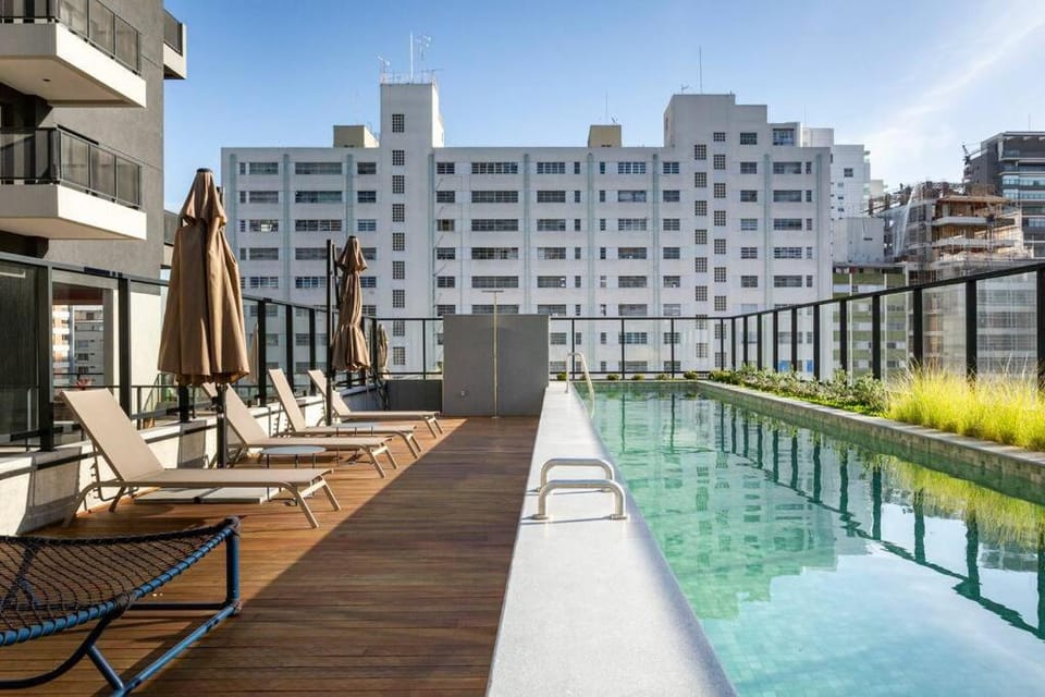 Charme Pinheiros e Jardins com piscina, cama queen Apartment in Sao Paulo City