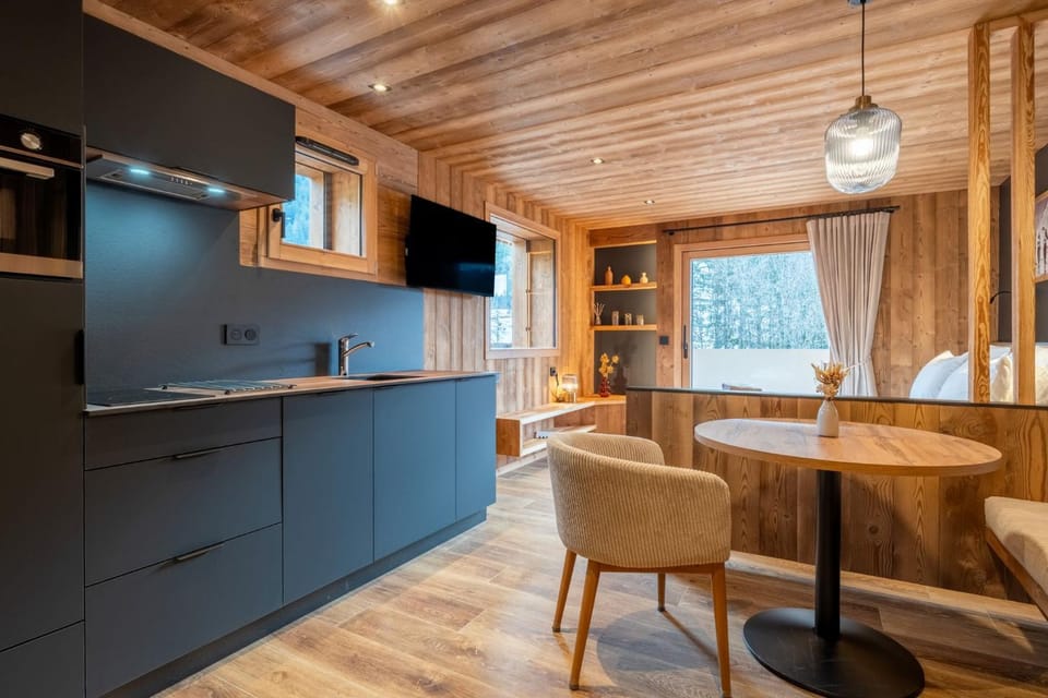 Bed, Bedroom, kitchen