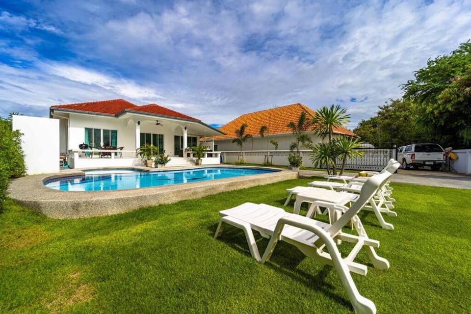 4 Bedroom Private Pool Villa OV10 Villa in Hua Hin District