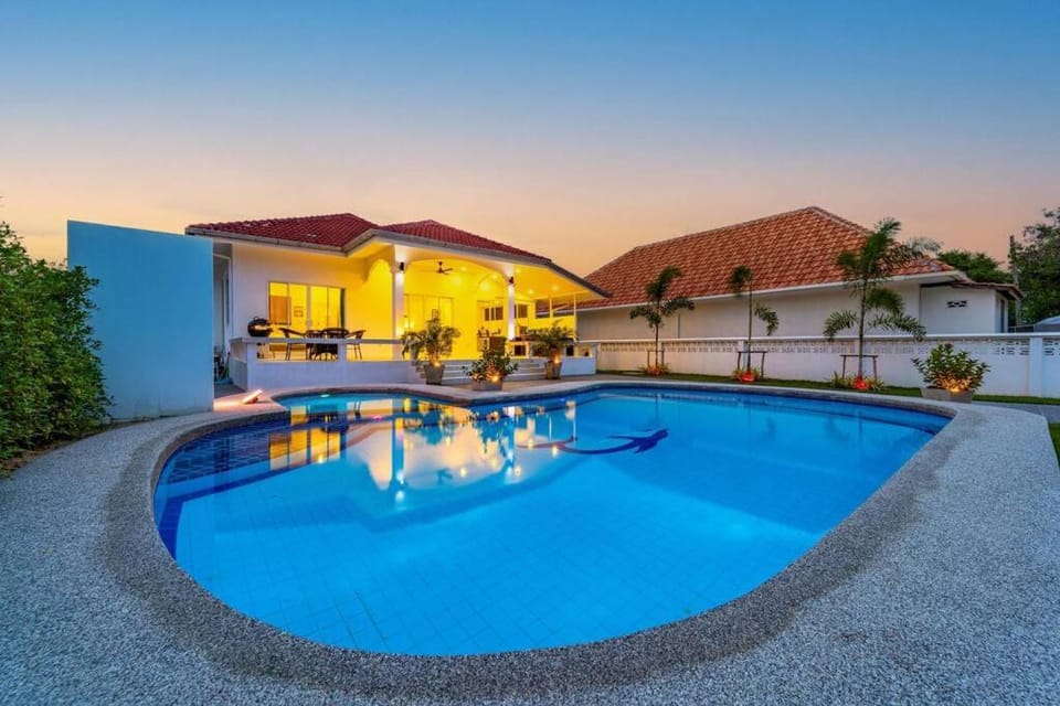 4 Bedroom Private Pool Villa OV10 Villa in Hua Hin District