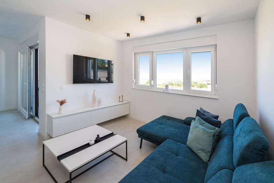 TV and multimedia, Seating area