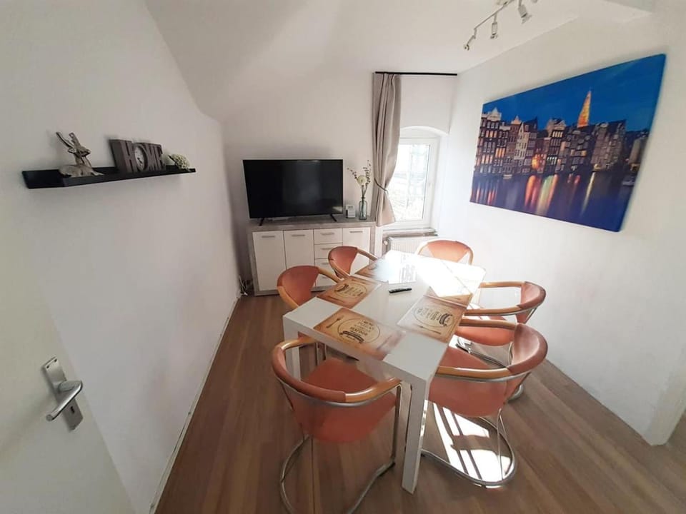 TV and multimedia, Dining area