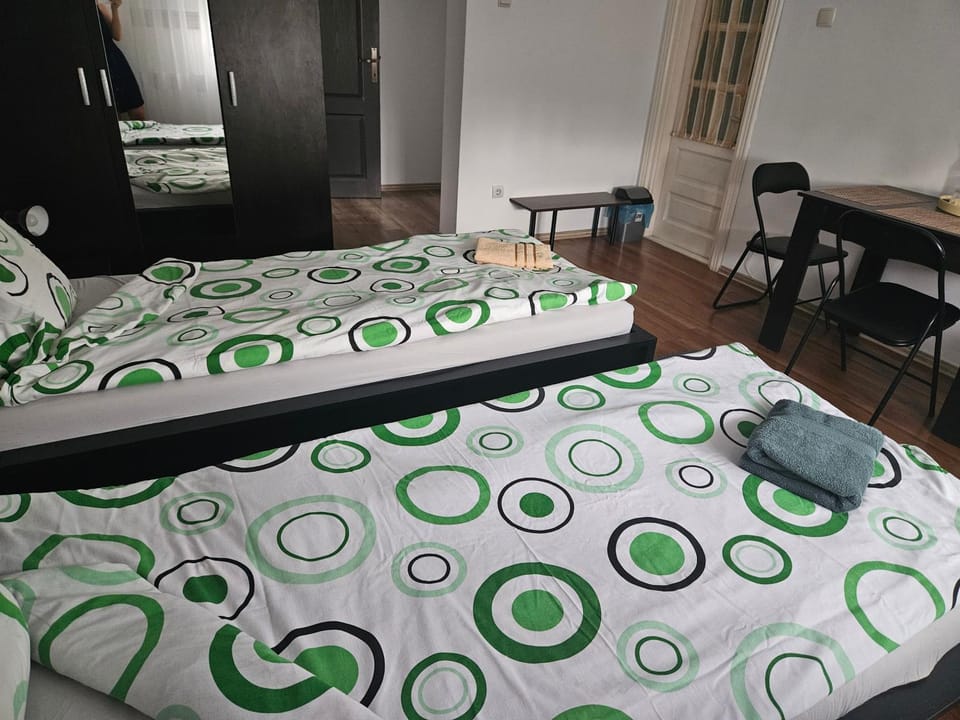 Bed, Photo of the whole room, Bedroom, Breakfast, Breakfast, towels, air conditioner