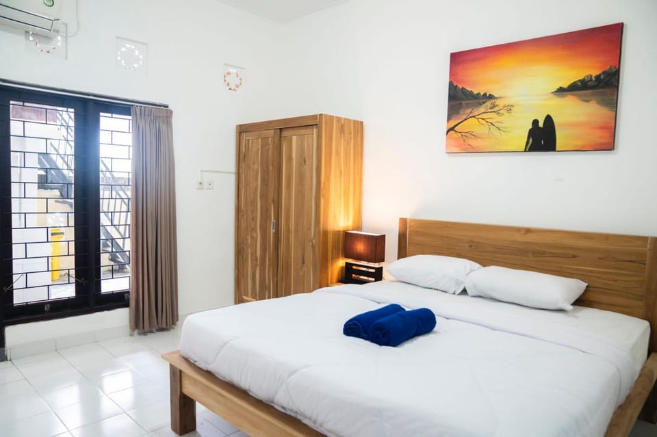 SUNRISE SURF GUEST HOUSE Bed and Breakfast in North Kuta