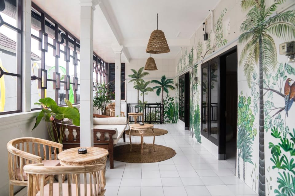 SUNRISE SURF GUEST HOUSE Bed and Breakfast in North Kuta