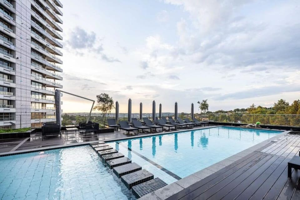 Restaurant/places to eat, Swimming pool