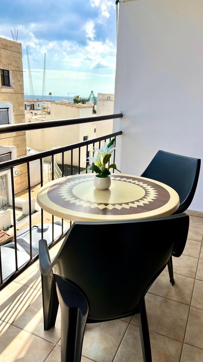 View (from property/room), Balcony/Terrace, City view, Sea view